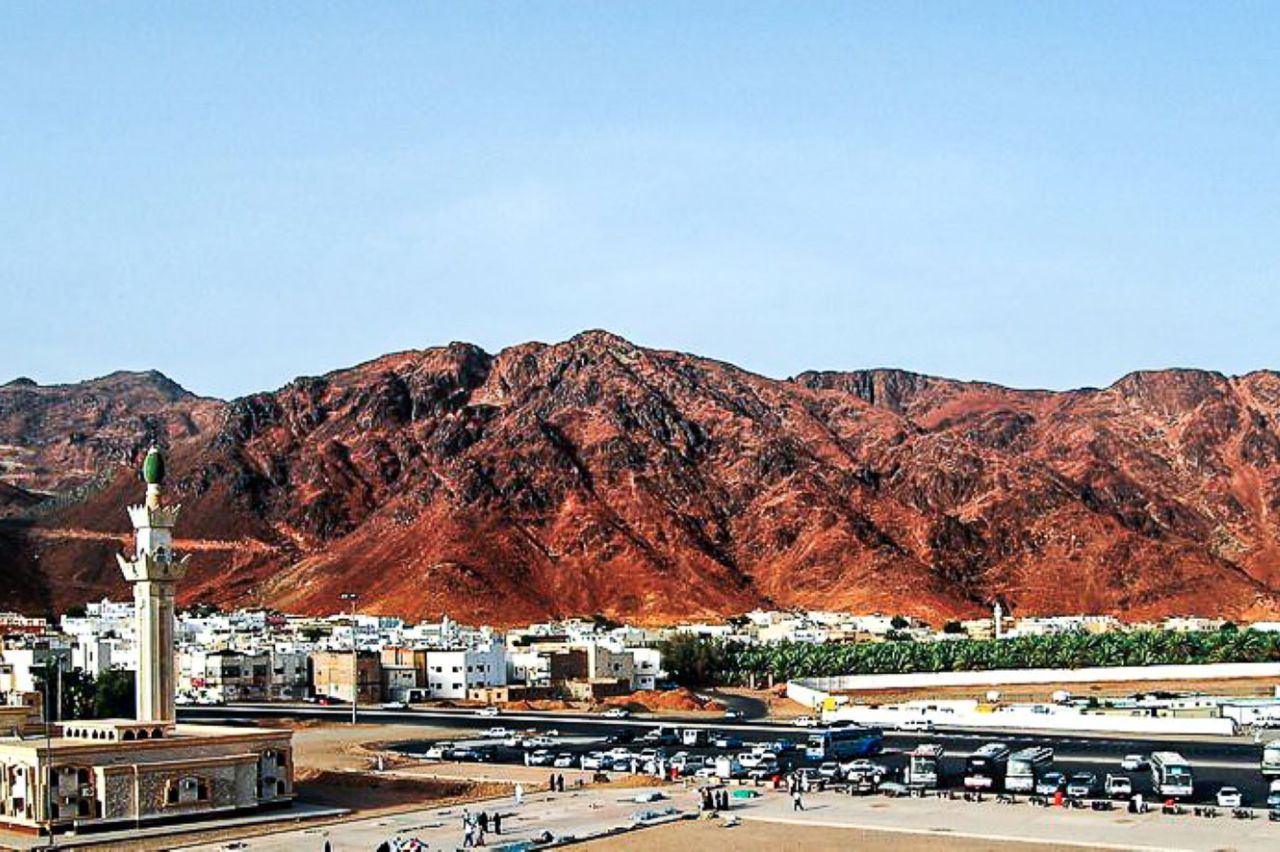 Mount Uhud (جبل أحد)